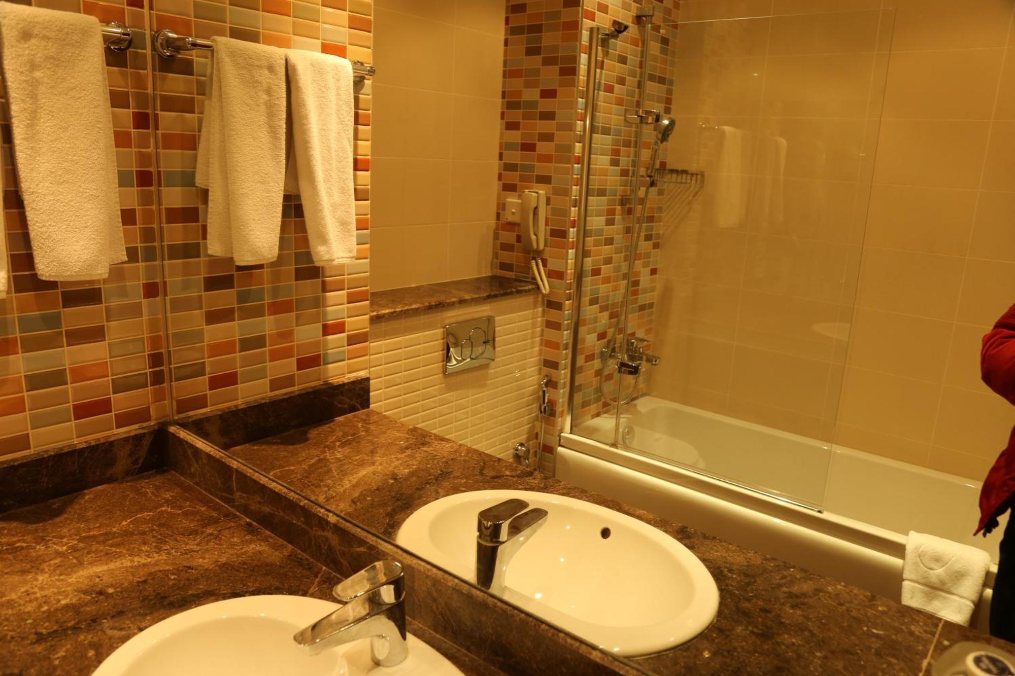 Avenue By Smart Hotel 3*